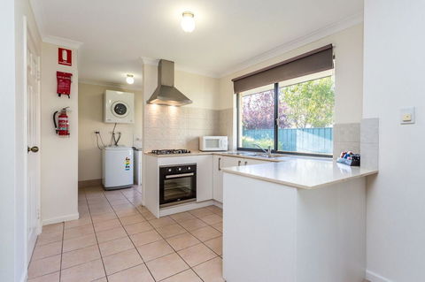 Country Comfort Perth - E Caravan Parks 16