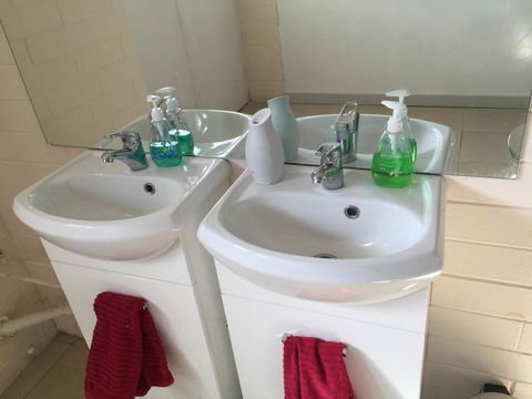 Quokka Backpackers Hostel Perth - Note - Valid Passport Required To Check In - E Caravan Parks 43