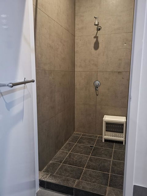 Quokka Backpackers Hostel Perth - Note - Valid Passport Required To Check In - E Caravan Parks 24