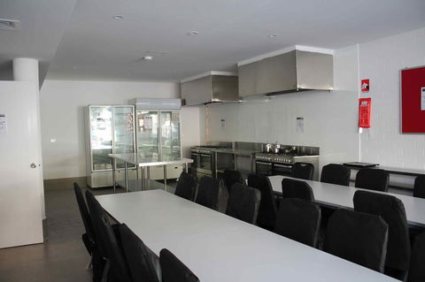 Quokka Backpackers Hostel Perth - Note - Valid Passport Required To Check In - E Caravan Parks 30