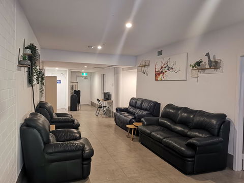 Quokka Backpackers Hostel Perth - Note - Valid Passport Required To Check In - E Caravan Parks 28