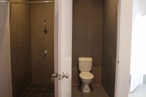 Quokka Backpackers Hostel Perth - Note - Valid Passport Required To Check In - E Caravan Parks 42