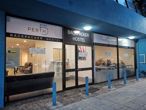 Quokka Backpackers Hostel Perth - Note - Valid Passport Required To Check In - E Caravan Parks 0