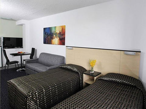 Comfort Inn & Suites Goodearth Perth - E Caravan Parks 19