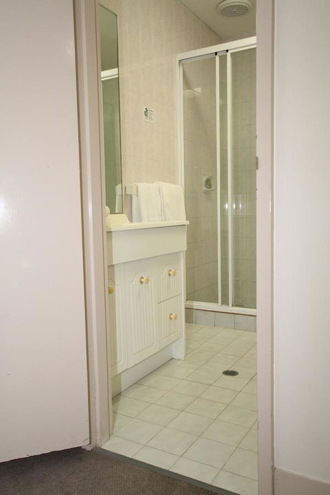 Comfort Inn & Suites Goodearth Perth - E Caravan Parks 26