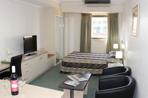 Comfort Inn & Suites Goodearth Perth - E Caravan Parks 4