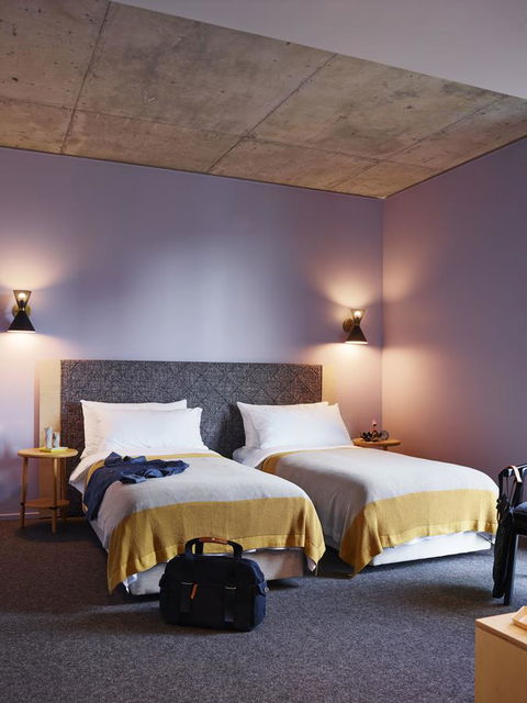 Alex Hotel - E Caravan Parks 15