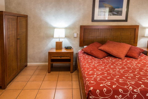 The Continental Hotel - E Caravan Parks 2