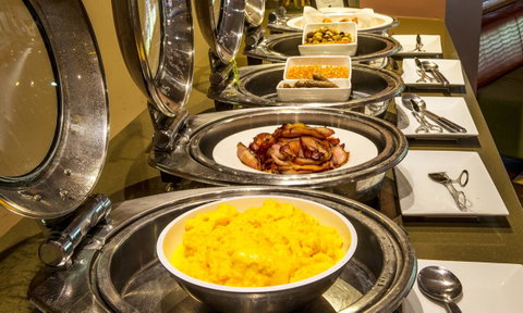 The Continental Hotel - E Caravan Parks 21