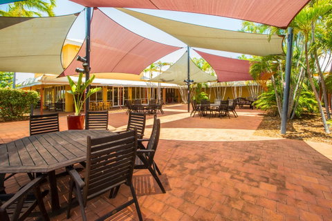 The Continental Hotel - E Caravan Parks 24