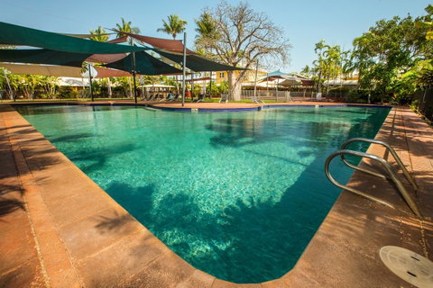 The Continental Hotel - E Caravan Parks 0