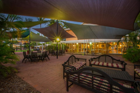 The Continental Hotel - E Caravan Parks 11