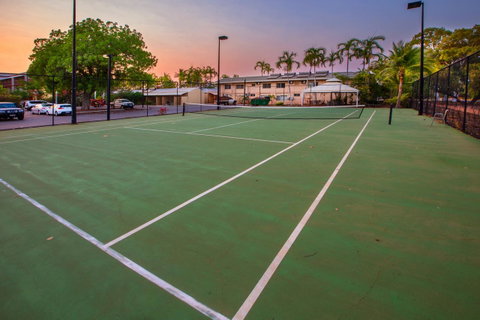 The Continental Hotel - E Caravan Parks 7