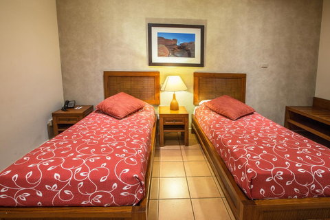The Continental Hotel - E Caravan Parks 38