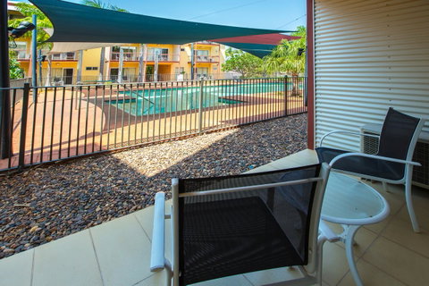 The Continental Hotel - E Caravan Parks 26