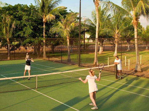 The Continental Hotel - E Caravan Parks 20