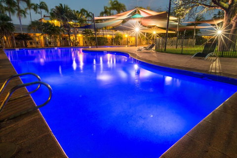 The Continental Hotel - E Caravan Parks 30