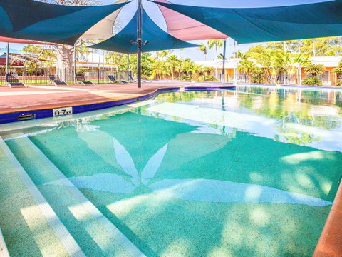 The Continental Hotel - E Caravan Parks 44