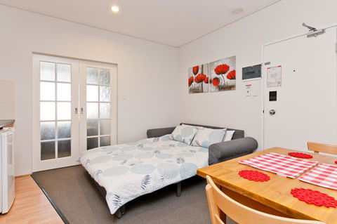 Central City Exclusive Apartments - E Caravan Parks 4
