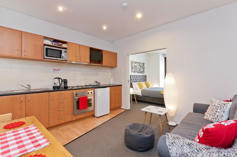 Central City Exclusive Apartments - E Caravan Parks 7