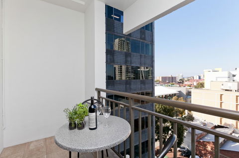 Central City Exclusive Apartments - E Caravan Parks 8