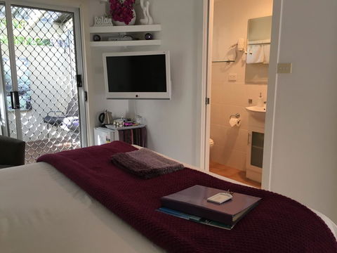 Nelson Bay Bed & Breakfast - E Caravan Parks 21