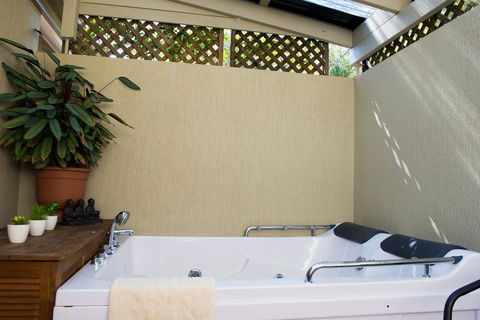 Nelson Bay Bed & Breakfast - E Caravan Parks 28