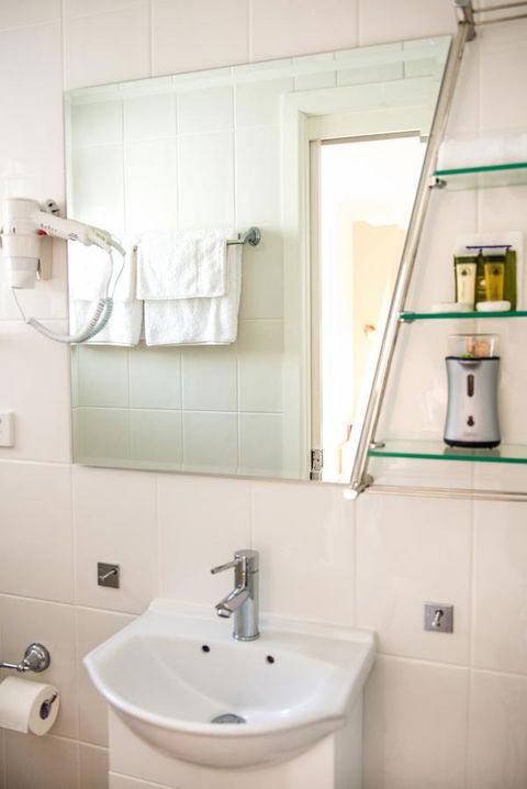 Nelson Bay Bed & Breakfast - E Caravan Parks 27