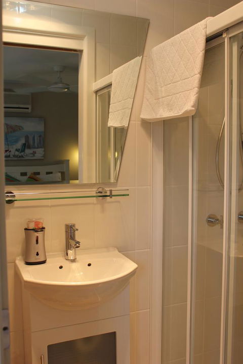 Nelson Bay Bed & Breakfast - E Caravan Parks 35