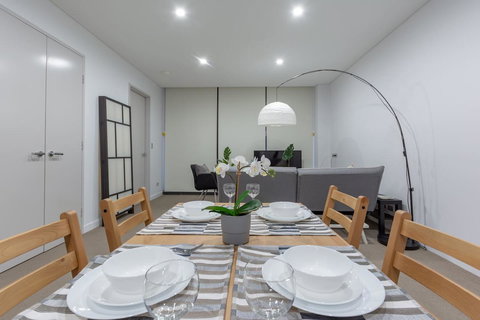 Inner City Stylish Apt Walk To Green Square - E Caravan Parks 10