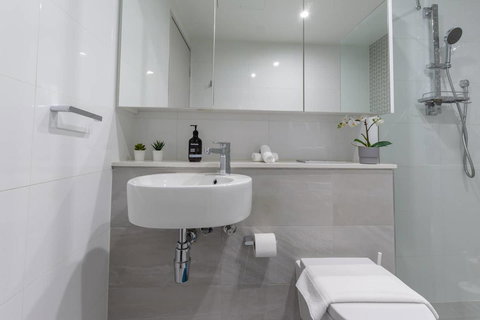 Inner City Stylish Apt Walk To Green Square - E Caravan Parks 3