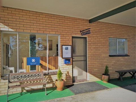 Junee Motor Inn - E Caravan Parks 1