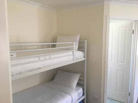 Junee Motor Inn - E Caravan Parks 23