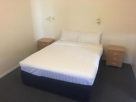 Junee Motor Inn - E Caravan Parks 20