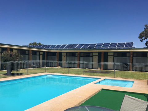 Junee Motor Inn - E Caravan Parks 13