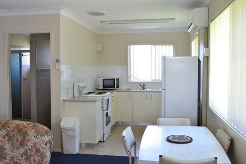 Sundial Holiday Units - E Caravan Parks 42