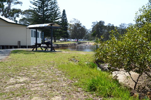 Sundial Holiday Units - E Caravan Parks 12