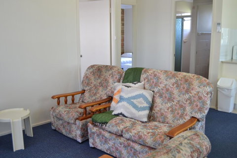 Sundial Holiday Units - E Caravan Parks 40