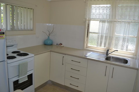 Sundial Holiday Units - E Caravan Parks 18