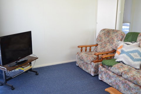 Sundial Holiday Units - E Caravan Parks 41
