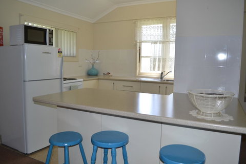 Sundial Holiday Units - E Caravan Parks 19