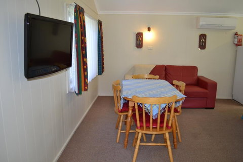 Sundial Holiday Units - E Caravan Parks 21