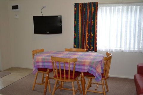 Sundial Holiday Units - E Caravan Parks 33