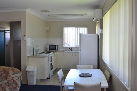 Sundial Holiday Units - E Caravan Parks 39