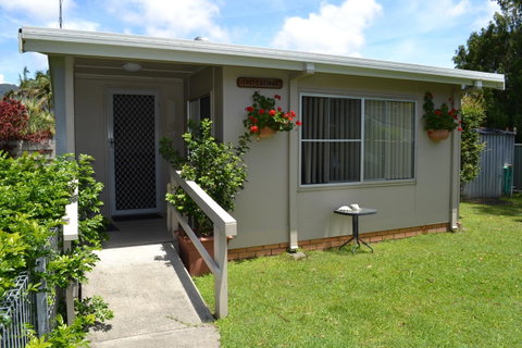 Sundial Holiday Units - E Caravan Parks 8