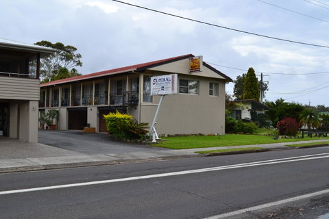 Sundial Holiday Units - E Caravan Parks 1