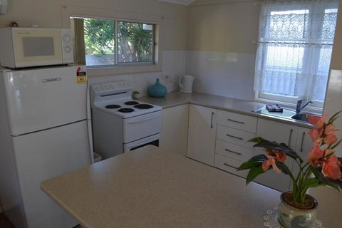 Sundial Holiday Units - E Caravan Parks 4