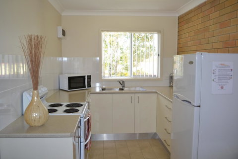 Sundial Holiday Units - E Caravan Parks 20