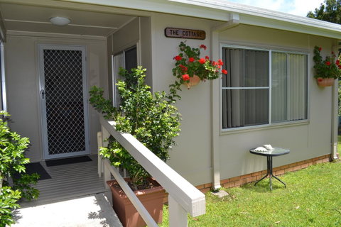 Sundial Holiday Units - E Caravan Parks 25