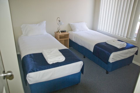 Colonial Court Villas - E Caravan Parks 33